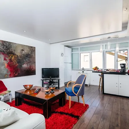 Tilias At * Эшторил